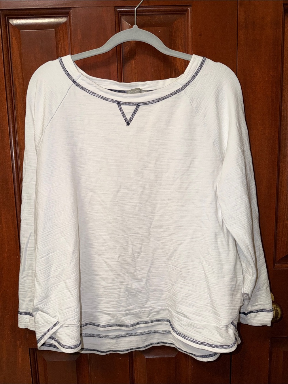 T by Talbots White Women's Long Sleeve stretch Casual Pullover Top